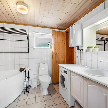 Tian - 400m To The Fjord By Interhome *